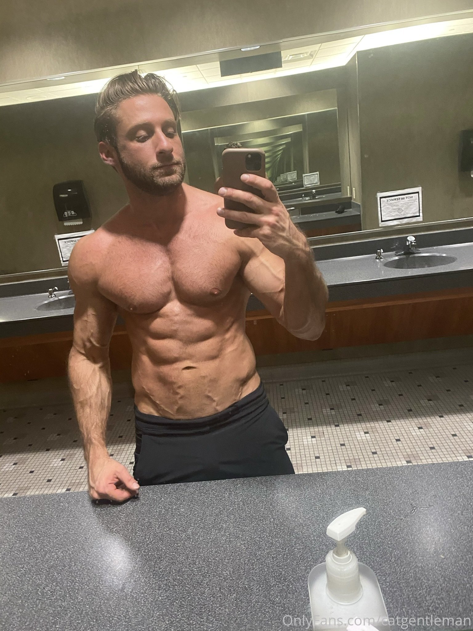 adorable top domking onlyfans
0