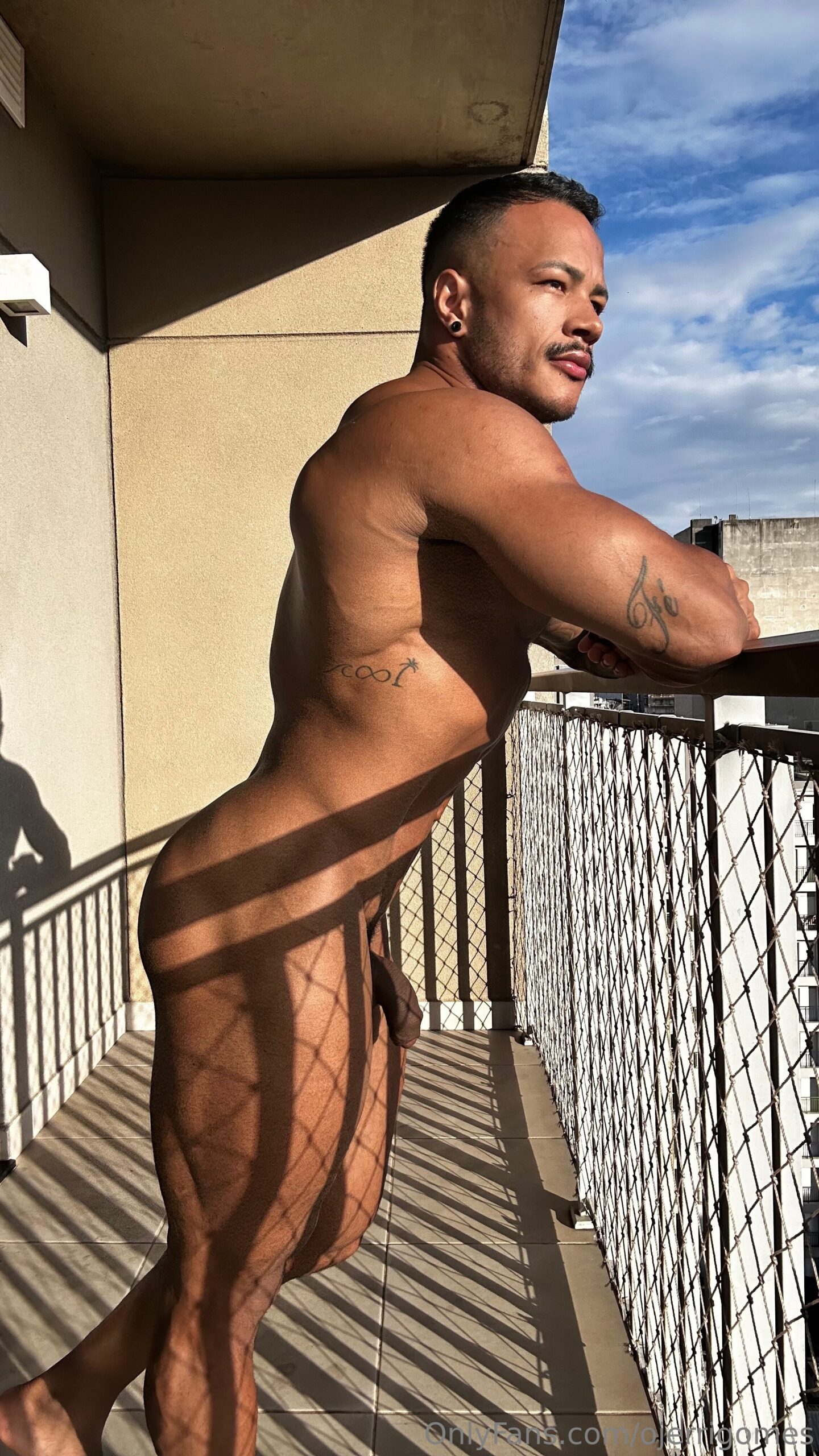 artistic brazilian jerrigomes Fansly leak
0