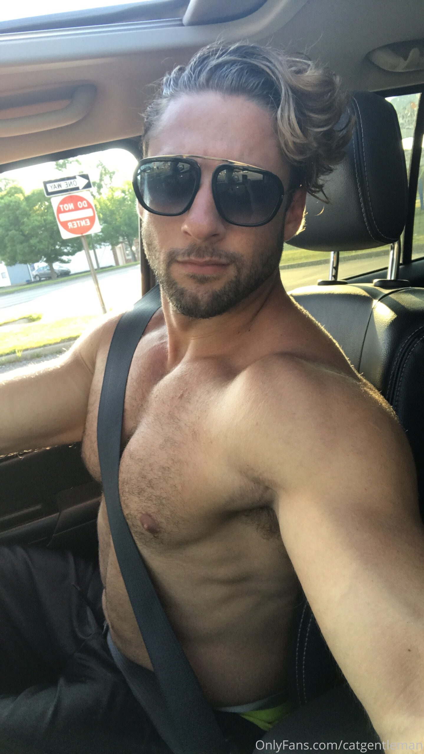 Assertive catgentleman Dom King sex
0