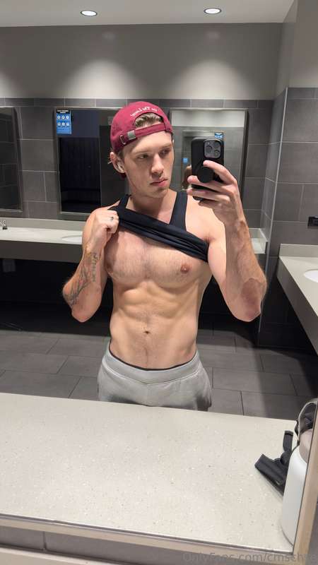 Authentic playing with cock tiktoker Chase Stobbe  huge pecs
0