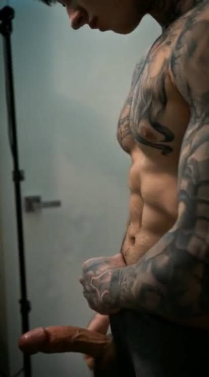 BABE tiktoker Jakipz nude
0
