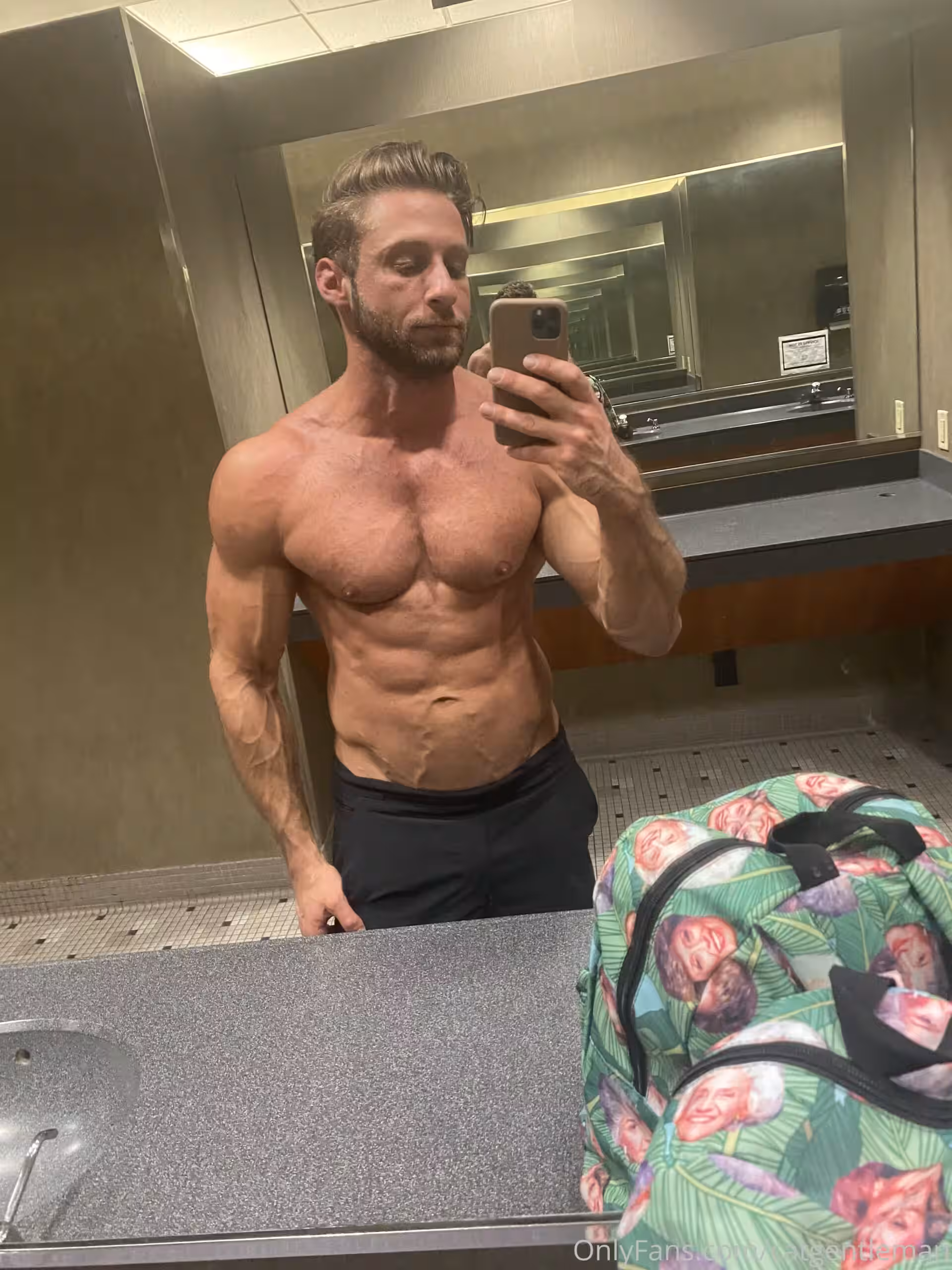 beautiful king_media domking fucked
0
