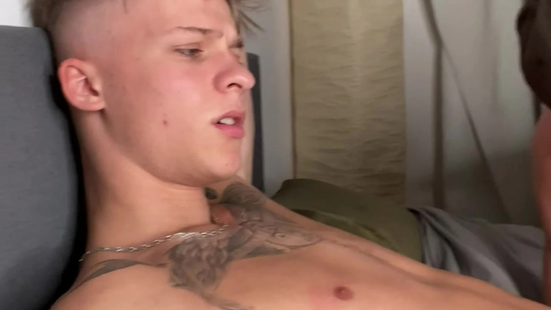 bitch boy wanking off lucashall99 Lucas Hall cams
16