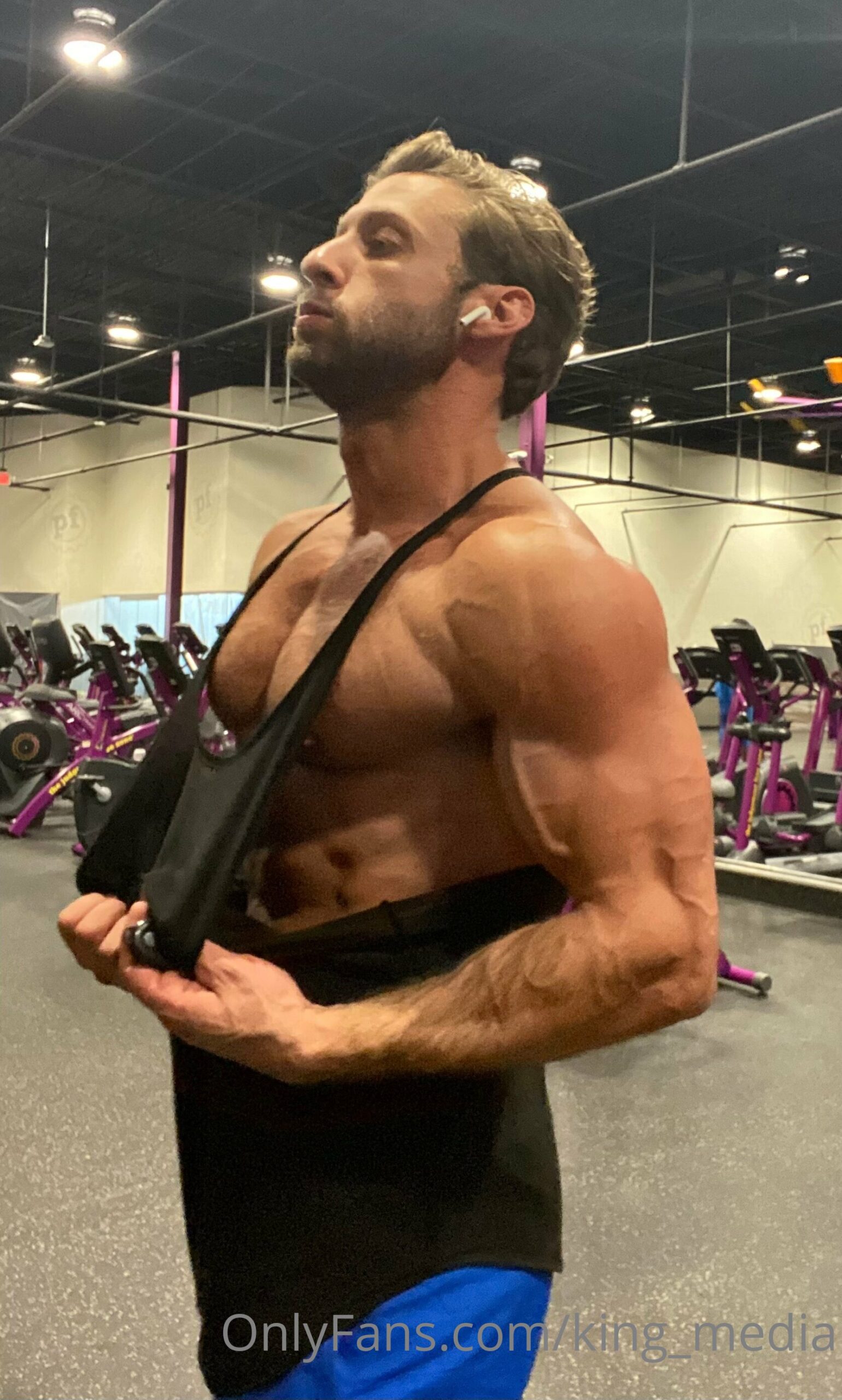 bubblebutt hunk Dom King stud full vid Exposed
0