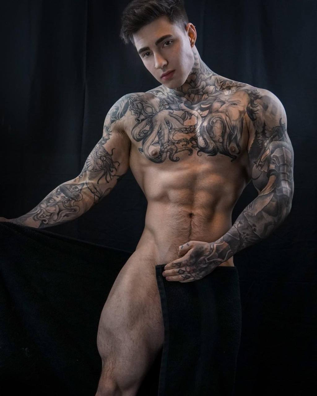 Confident  dirty talk Jakipz leaked dick pic
0