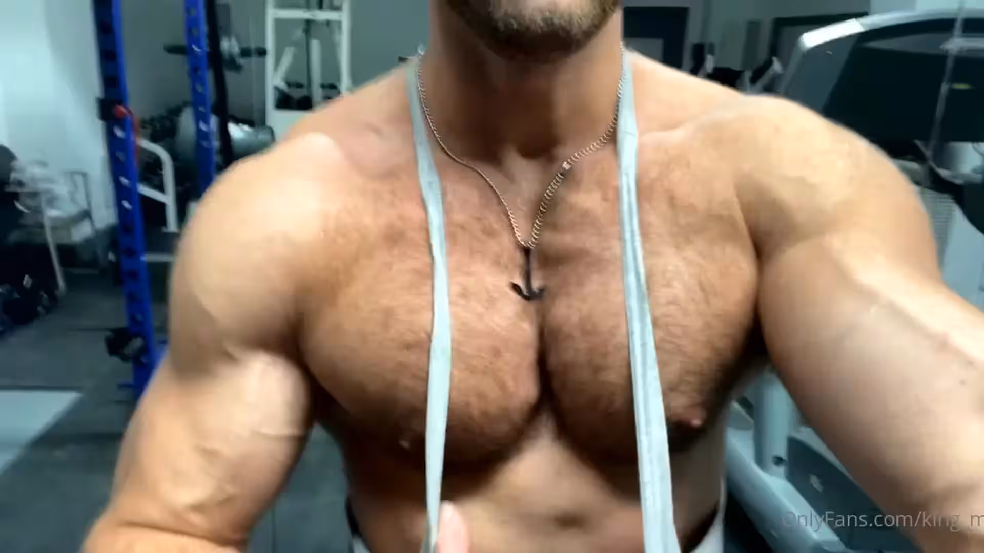 Disciplined hunk Dom King Naked Exposed
4