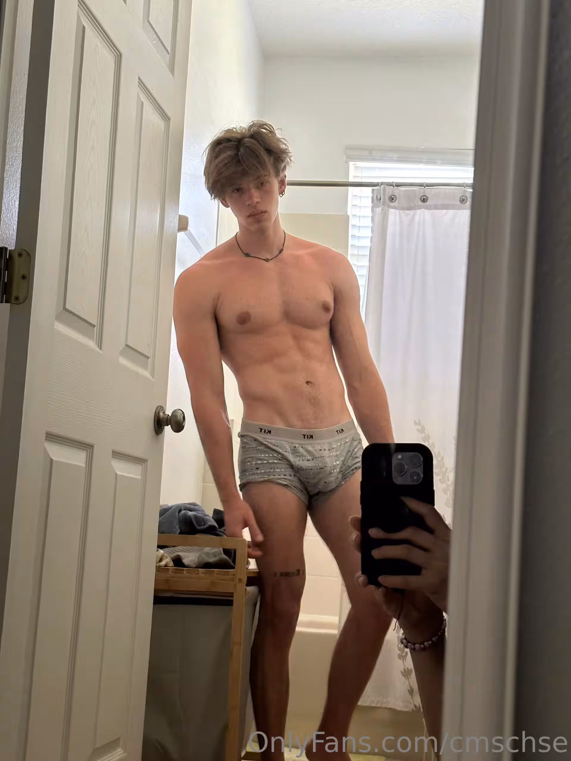 Effervescent  jock Chase Stobbe fapello
3