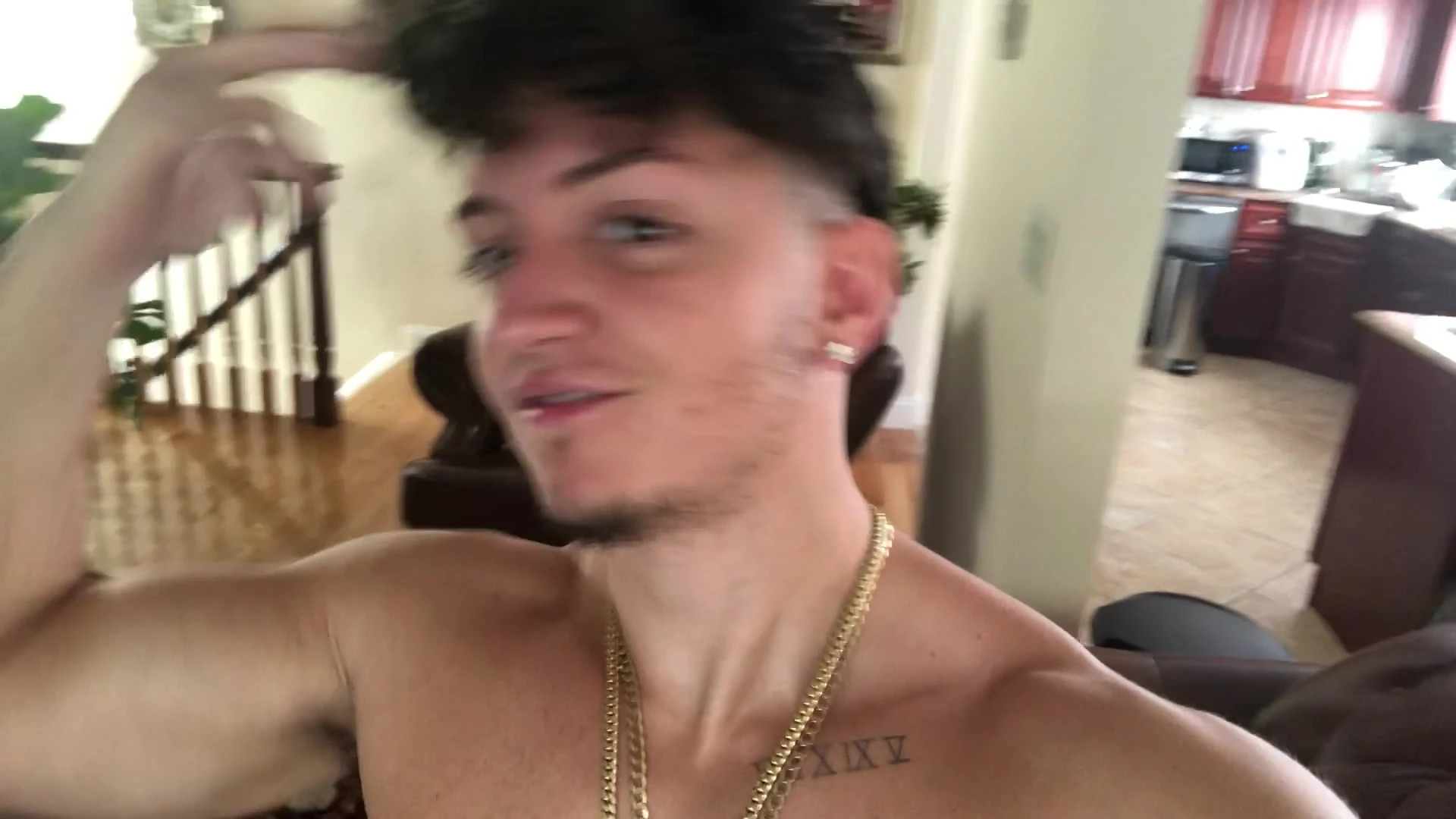male bimbo jerking off verbal captainflex big pecs
0