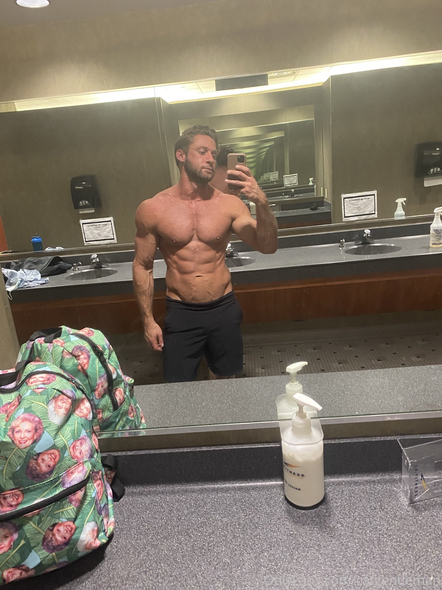 muscle hunk Dom King nude ass  Sensational
2