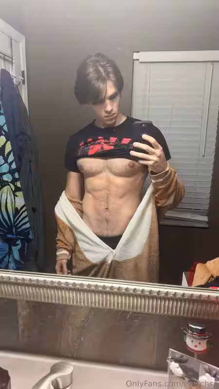 muscled playing with cock tiktoker cmschse Fansly leaks
0