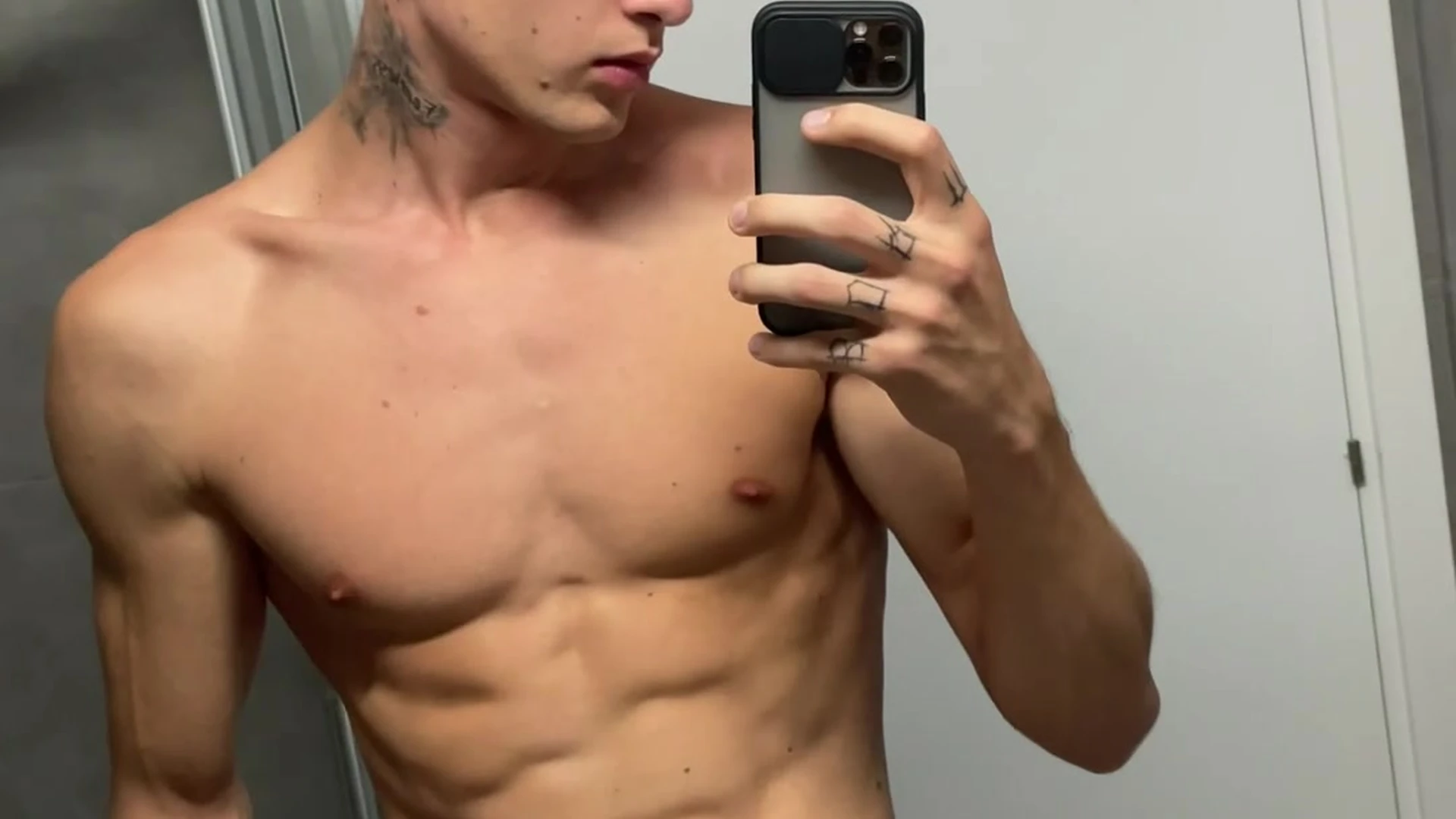 nasty lucashall99 Lucas Hall masturbating
4
