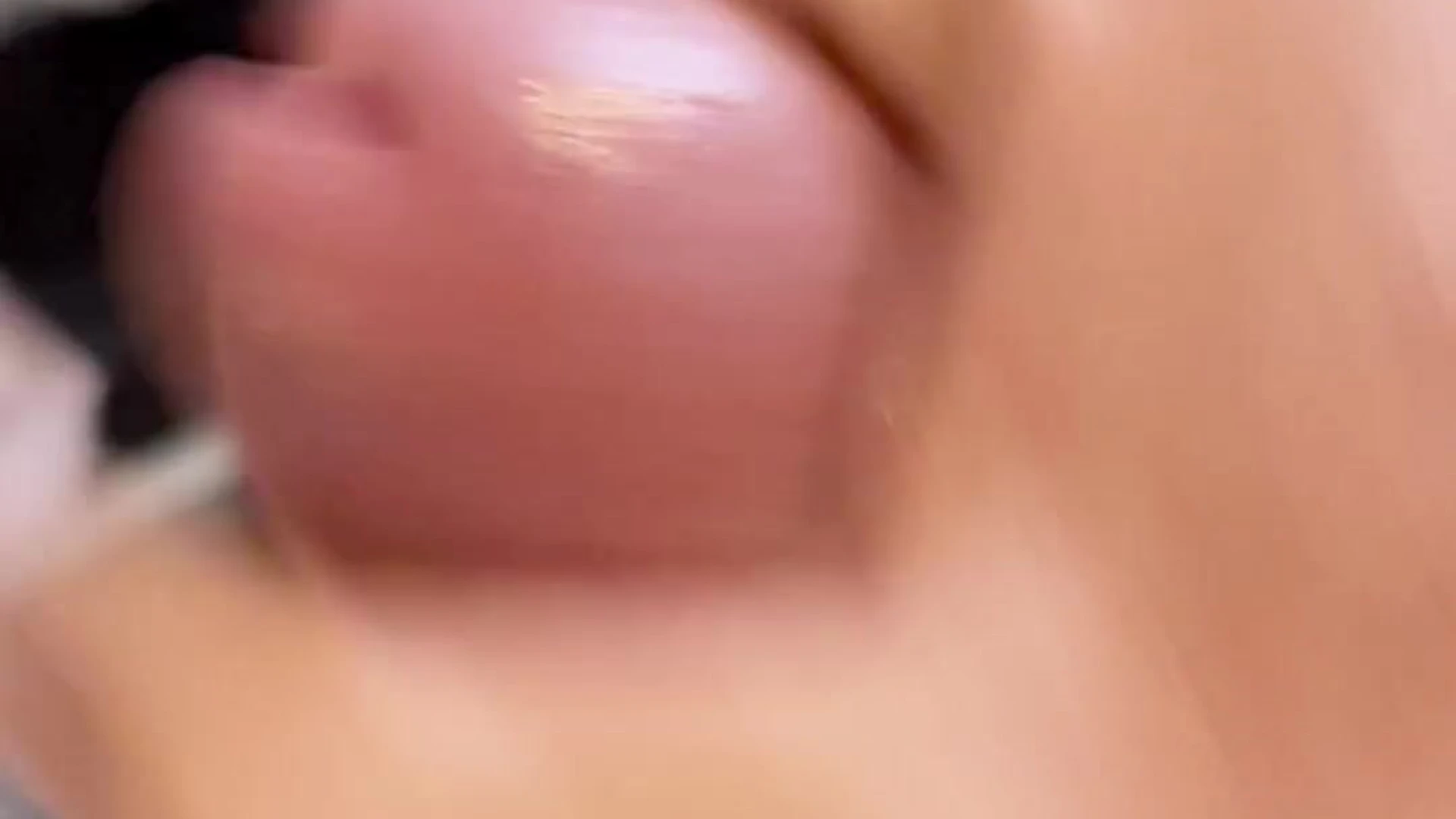 sexy bitch playing with cock tiktoker Garett Nolan
0