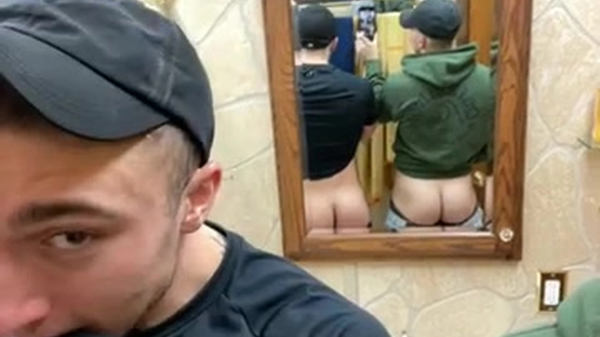 tiktoker Garett Nolan leaked nudes x Epic
0