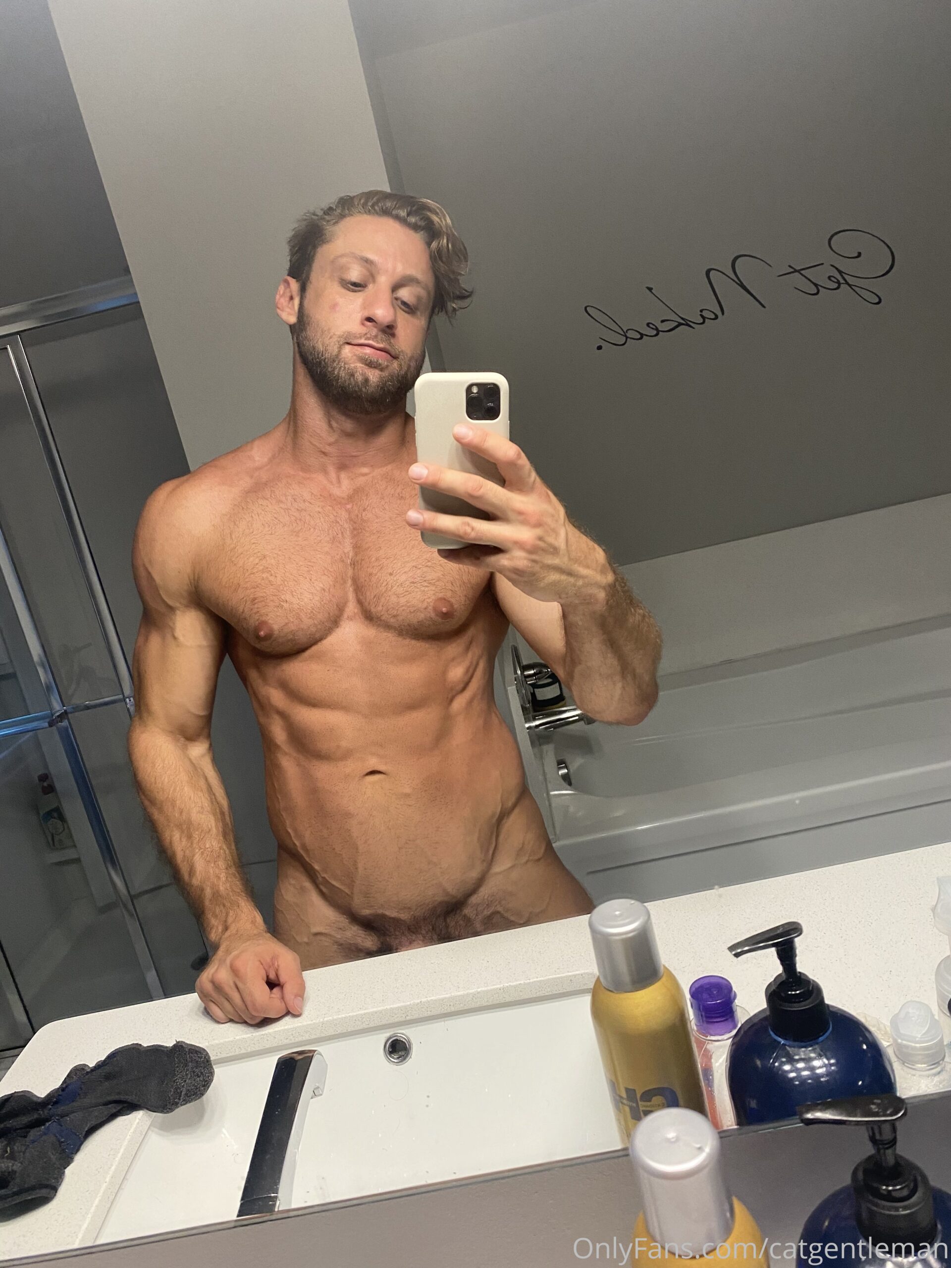 top domking Nudes
0