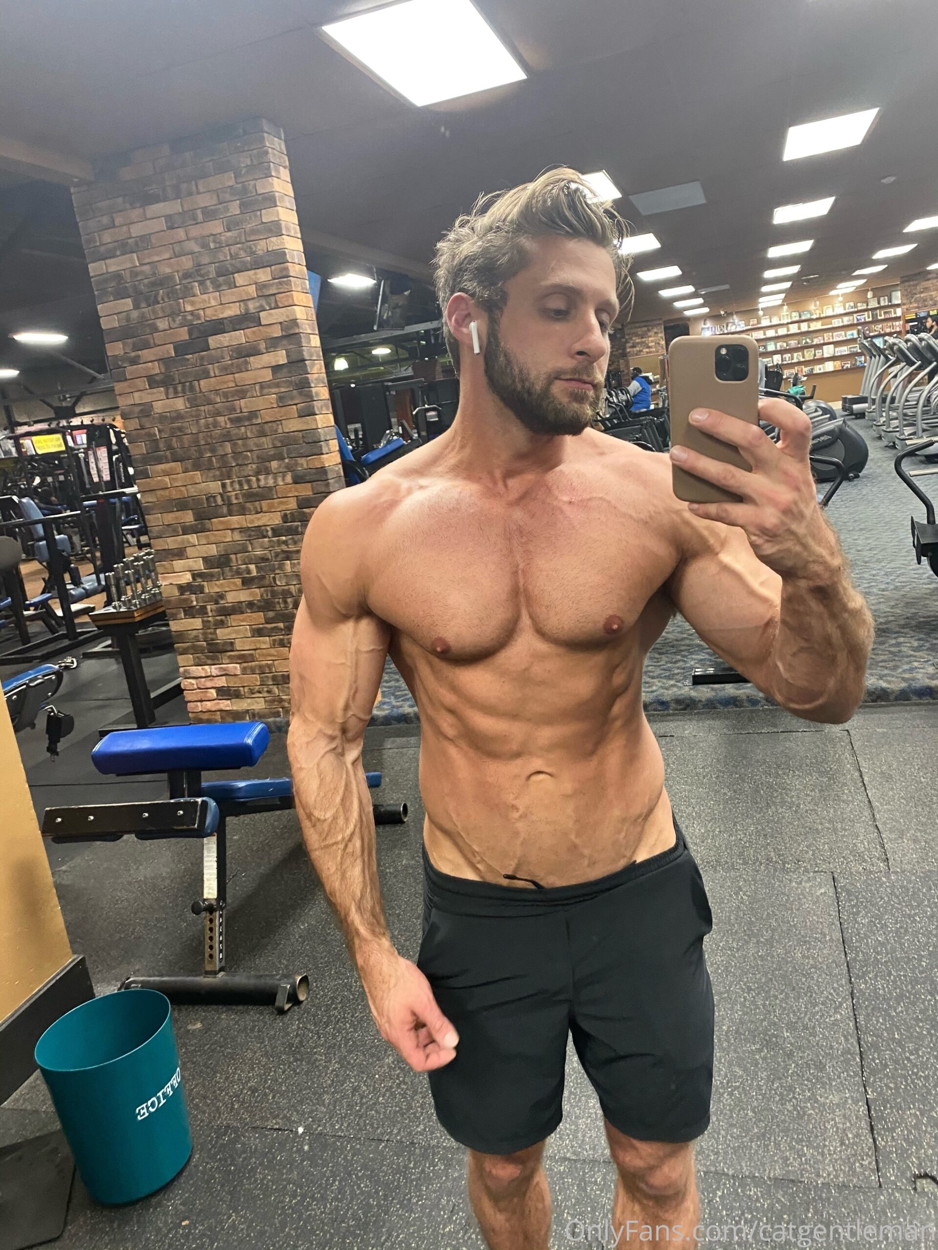 top domking onlyfans pics
1