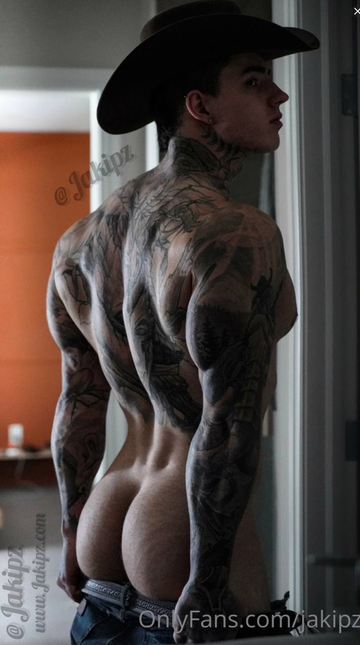 Sensational e-boy  big cock Jakipz
0