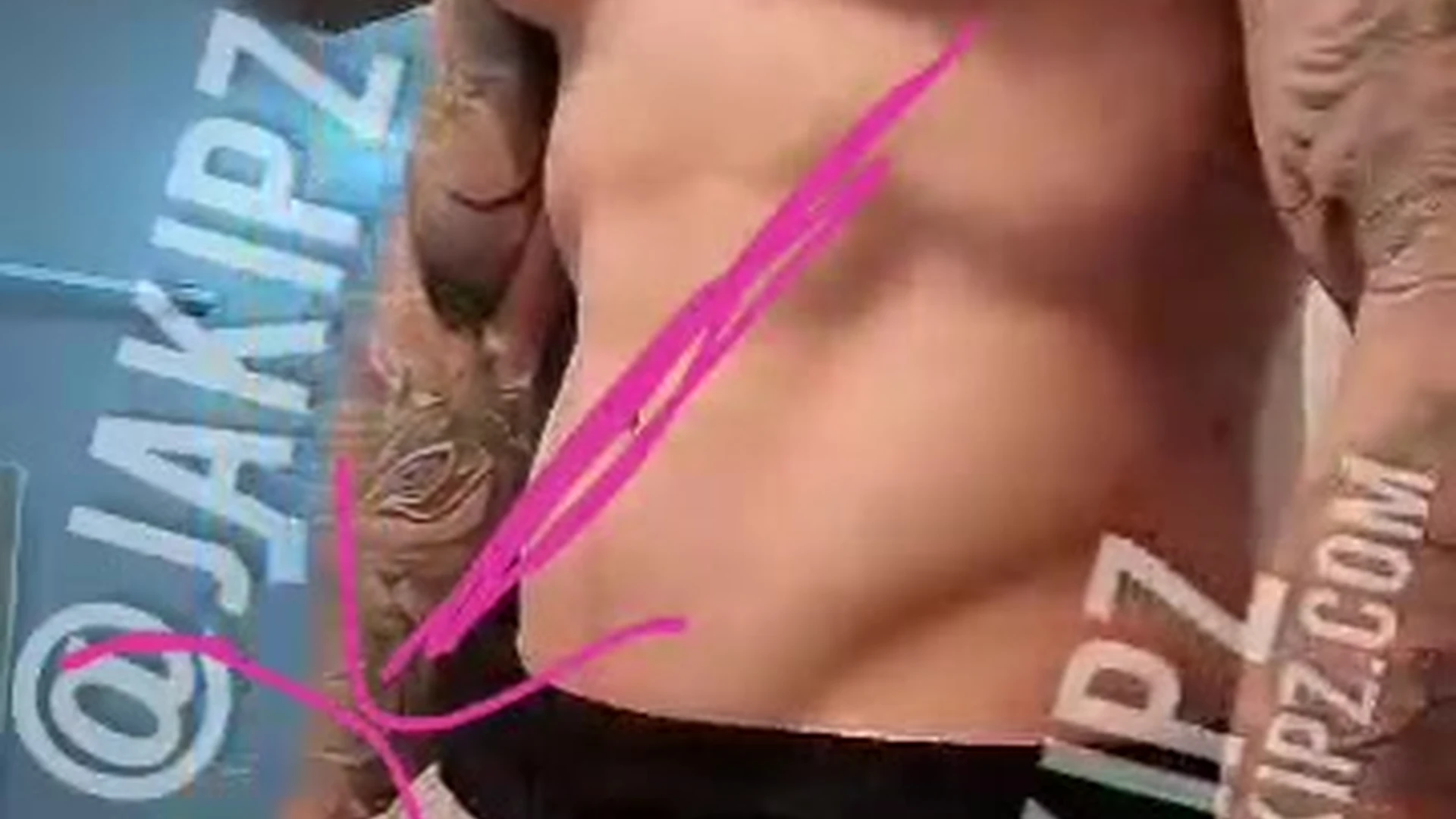 masculine playing with cock cosplay Jakipz ripped cams
0