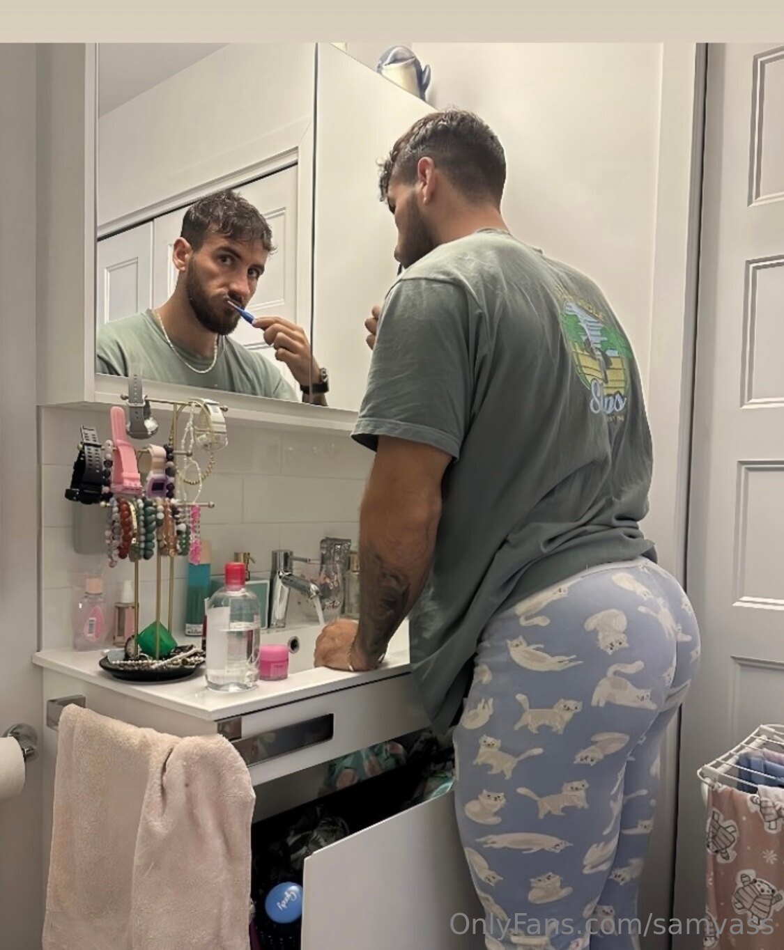 Angelic hairy Samvass porn xxx Exposed
0