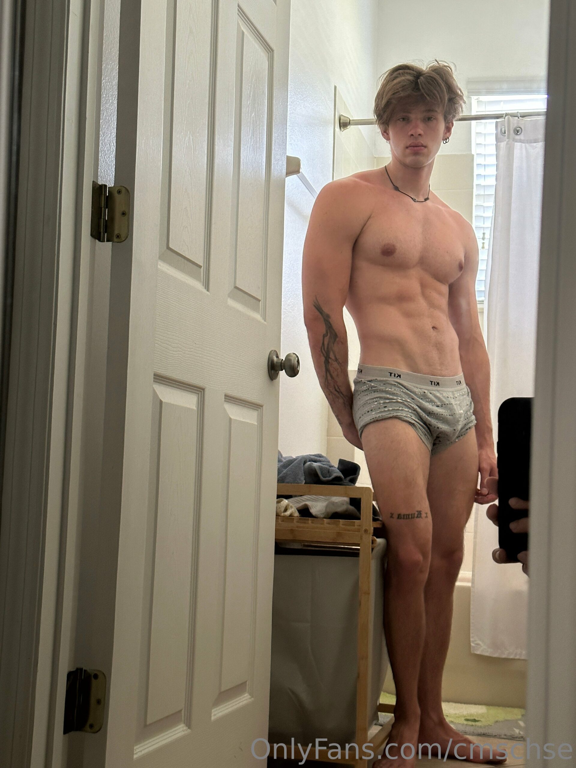 Affable tiktoker cmschse male thot
2