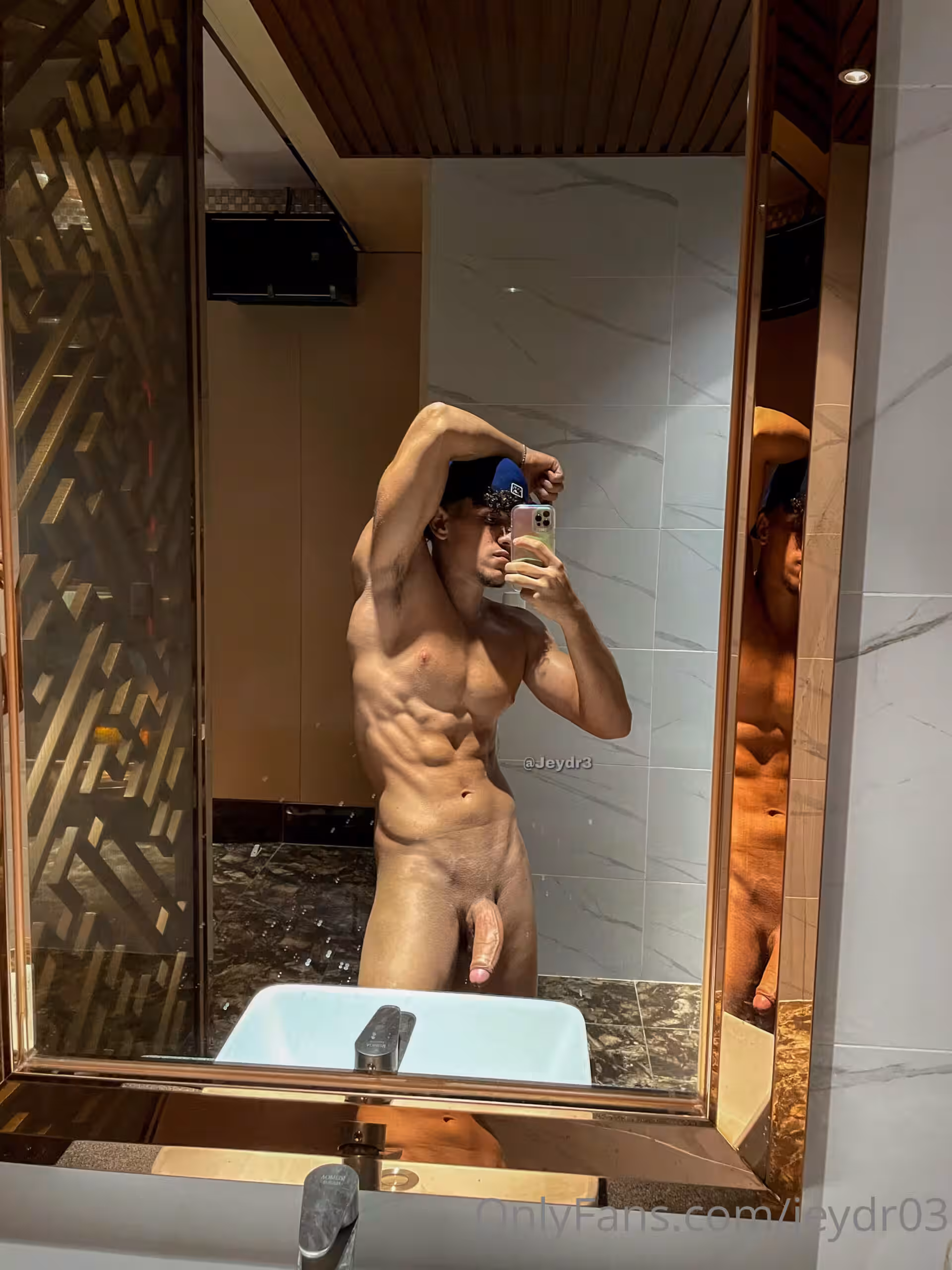 artistic breeding Papacito Papi Juancho cock
1