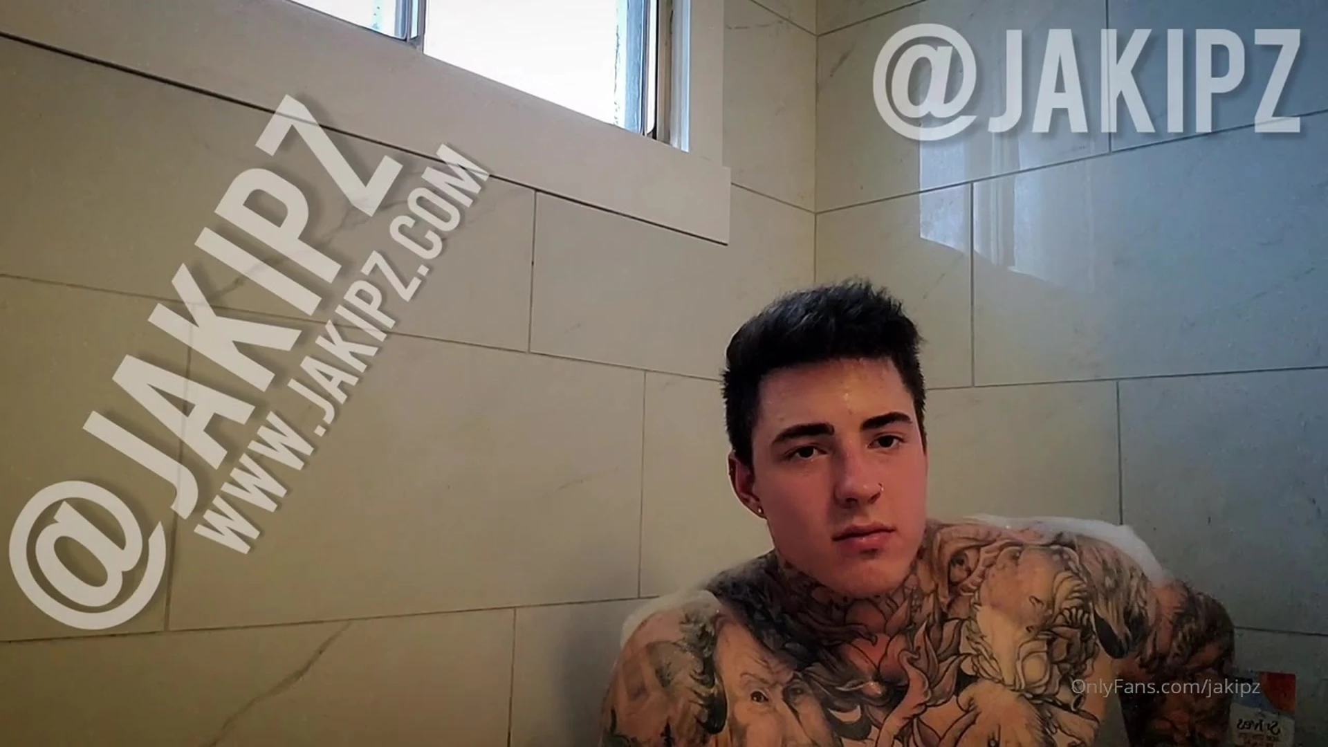 Assertive jerking off huge cock Jake Andrich
4