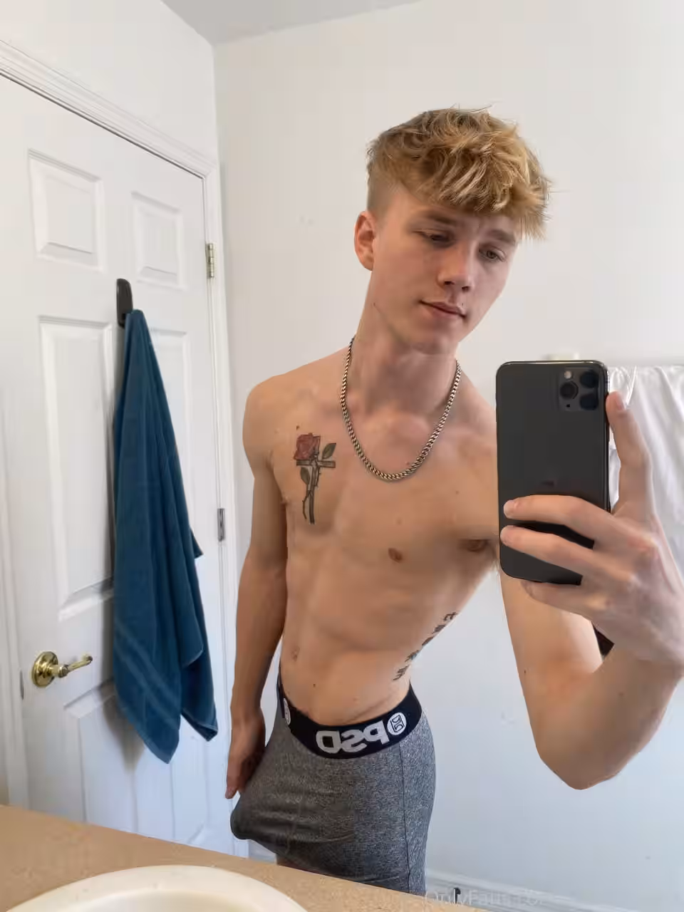 Assertive jerking off jock troytempts fuck
0