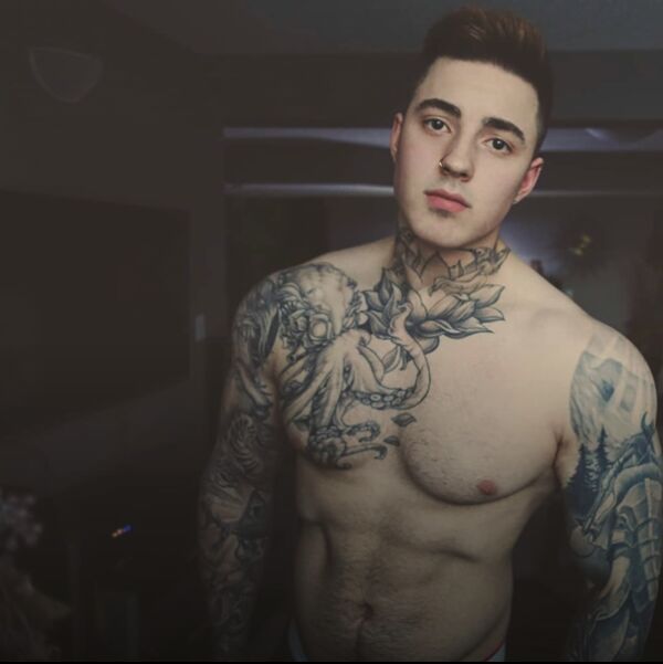 big cock Jakipz nude pic
0