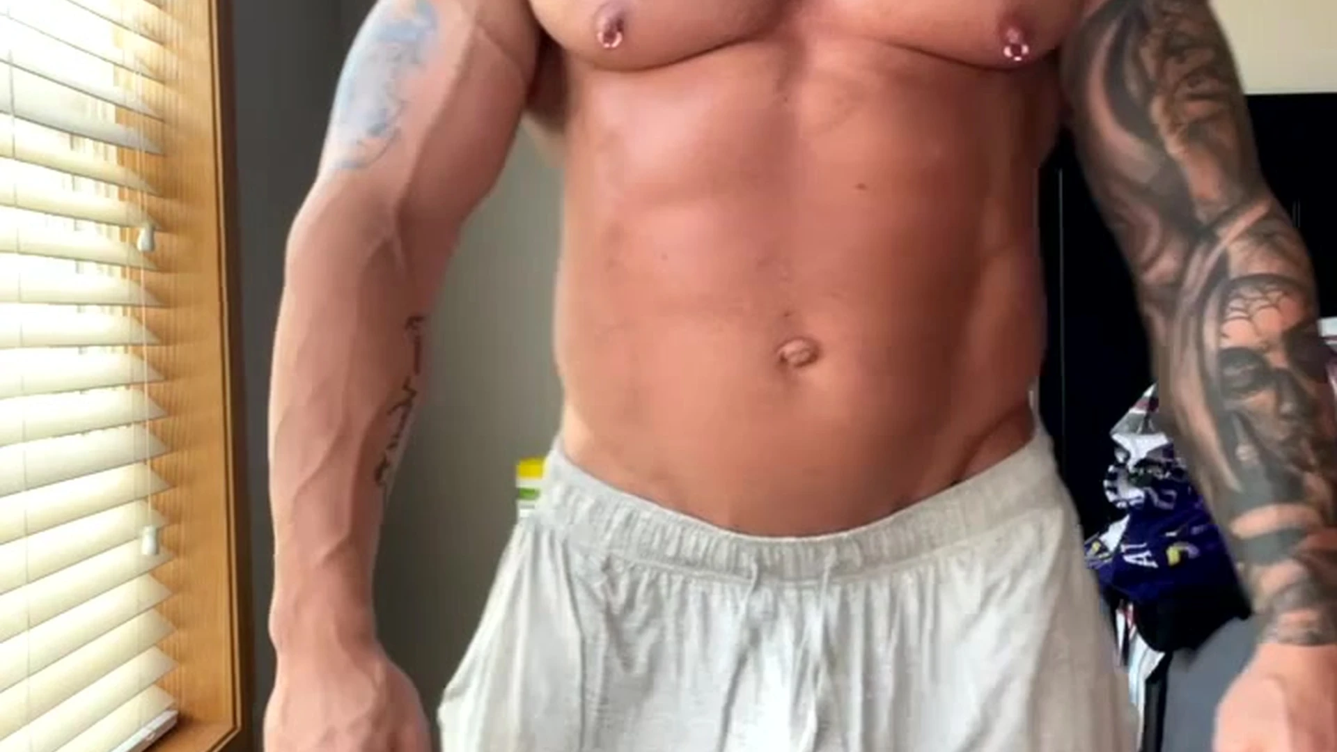 bodybuilder clydexxxl69 nude FullVID
0