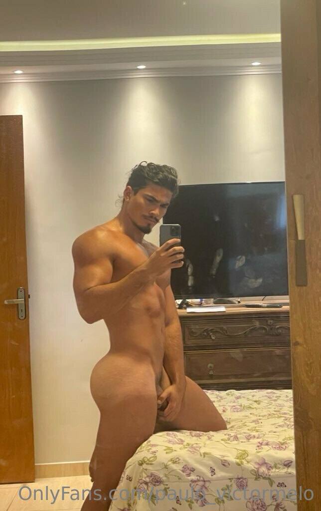 brasileiro PAULO VICTOR MELO hunk
0