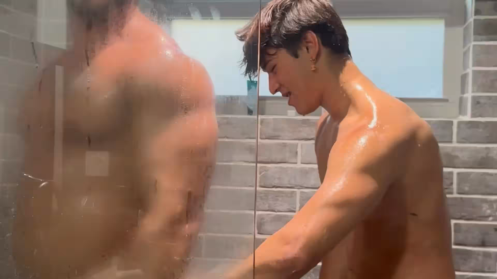 brave assplay John Bronco ass Exposed
0