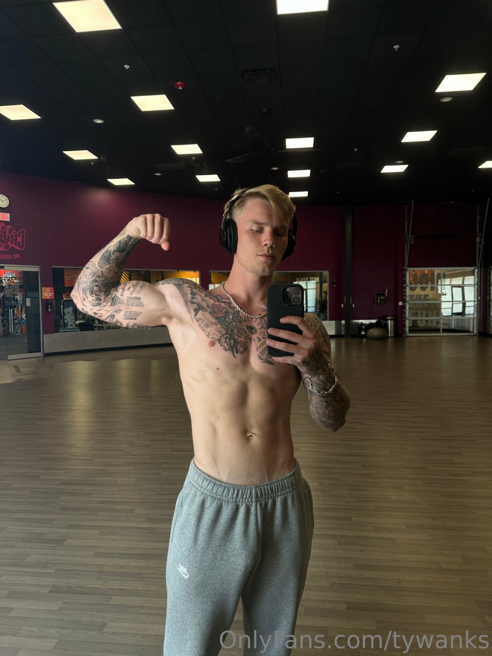 bubble butt twinkish tywanks free onlyfans
0