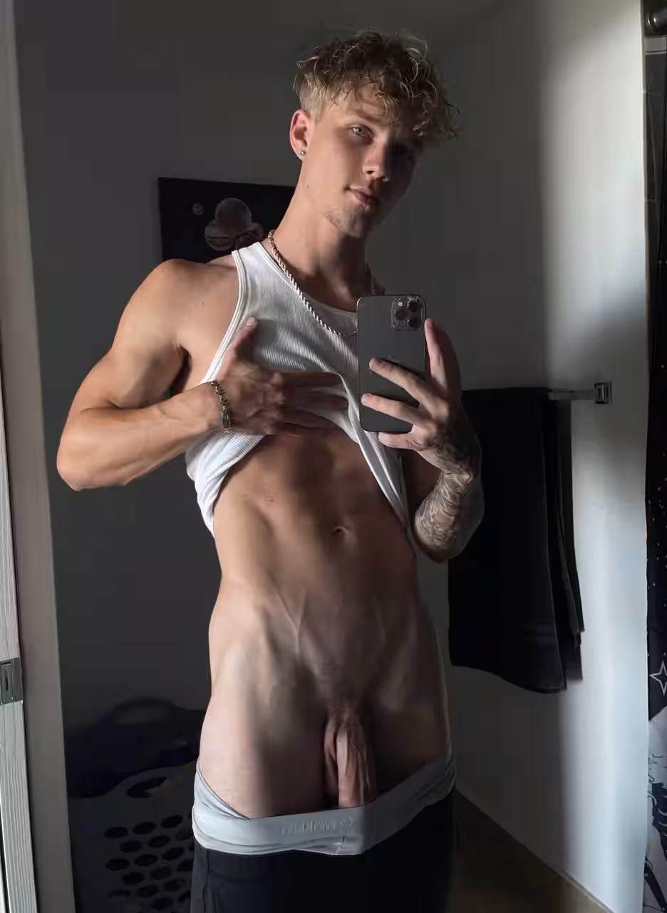 Captivating  gooning jock Tyler Pauley of
0