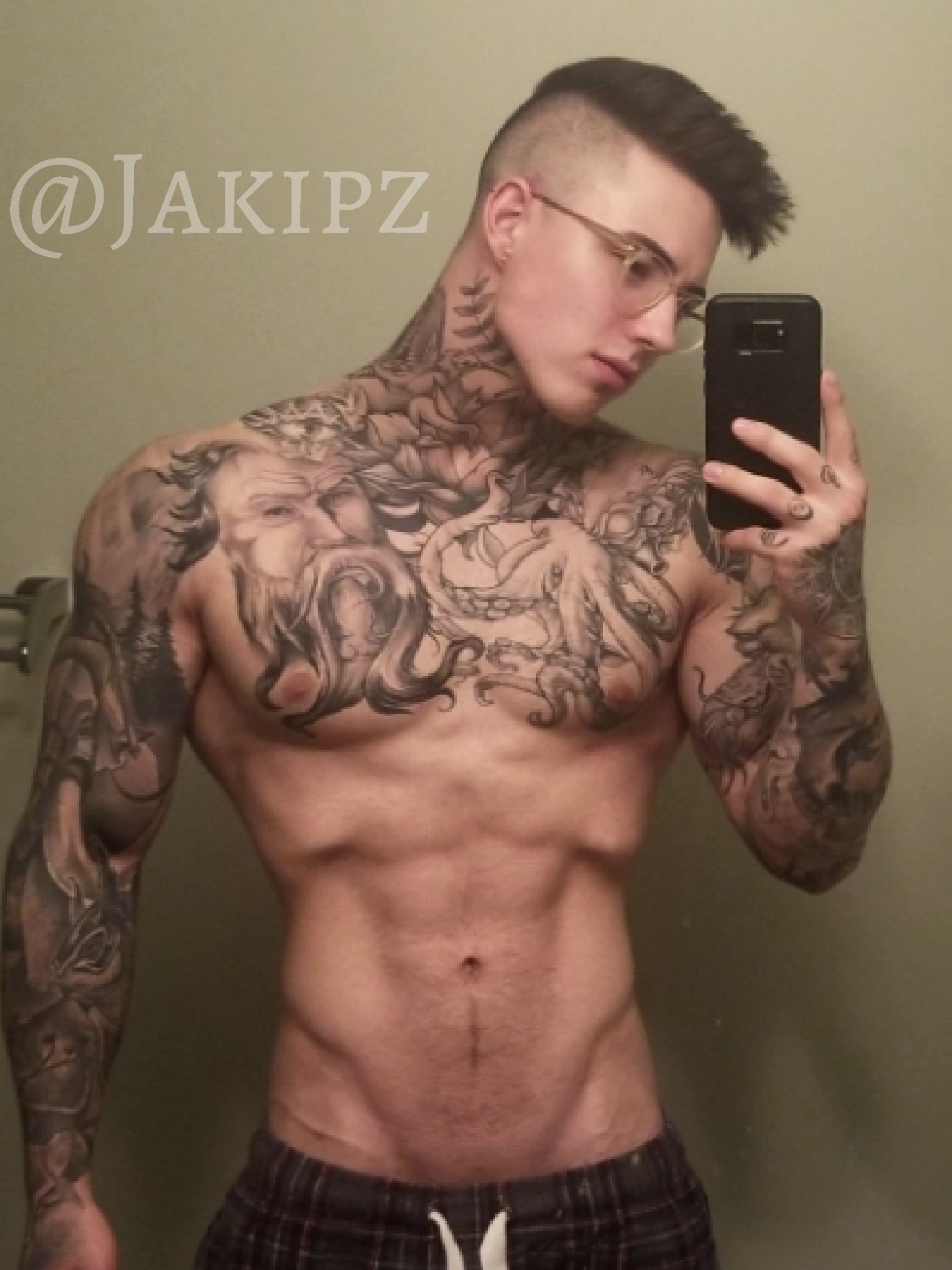 Courageous tiktok star Jakipz Nude leak
0