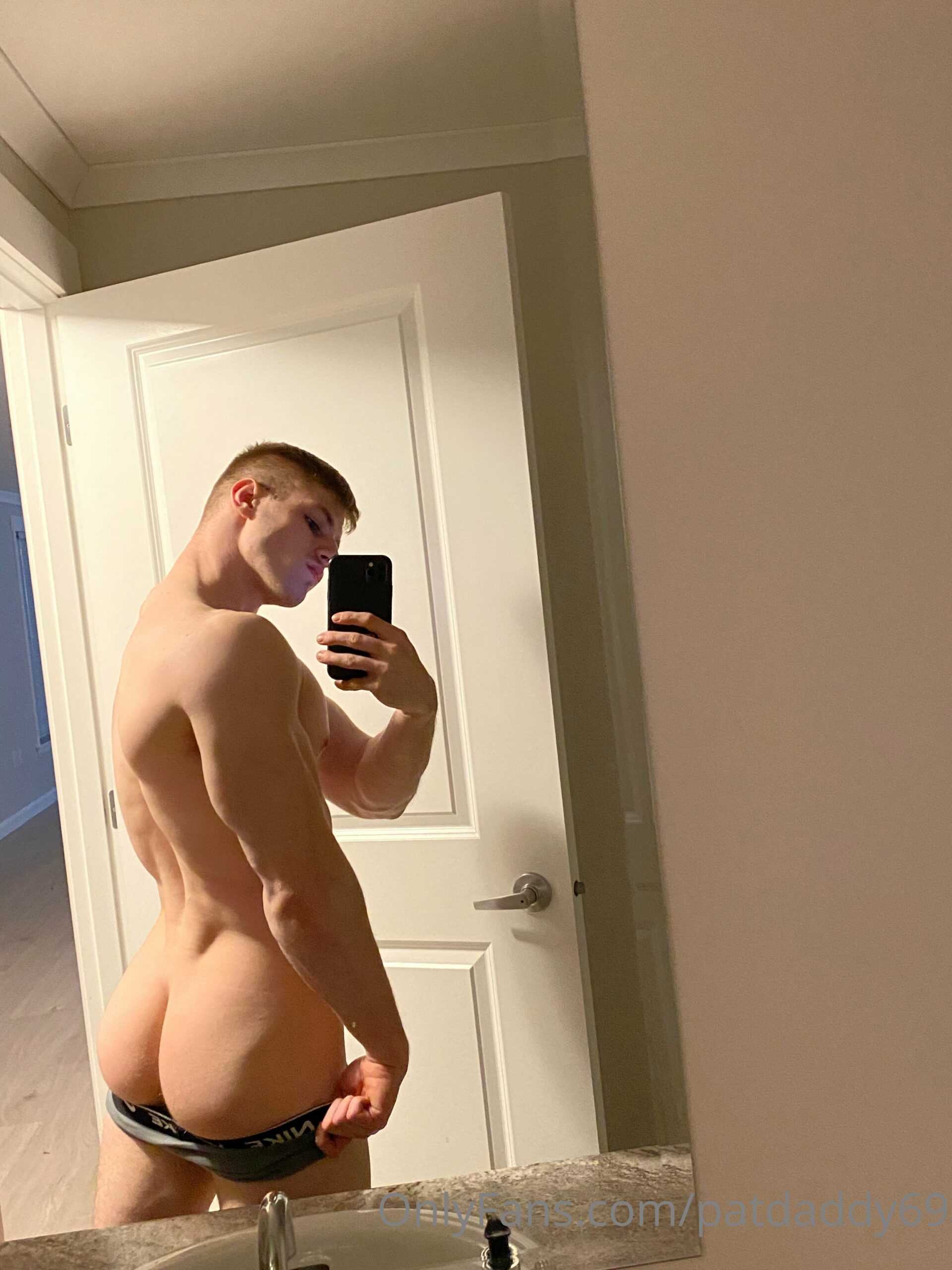 cutie pie personal trainer patdaddy69 onlyfans PRIVATE
0