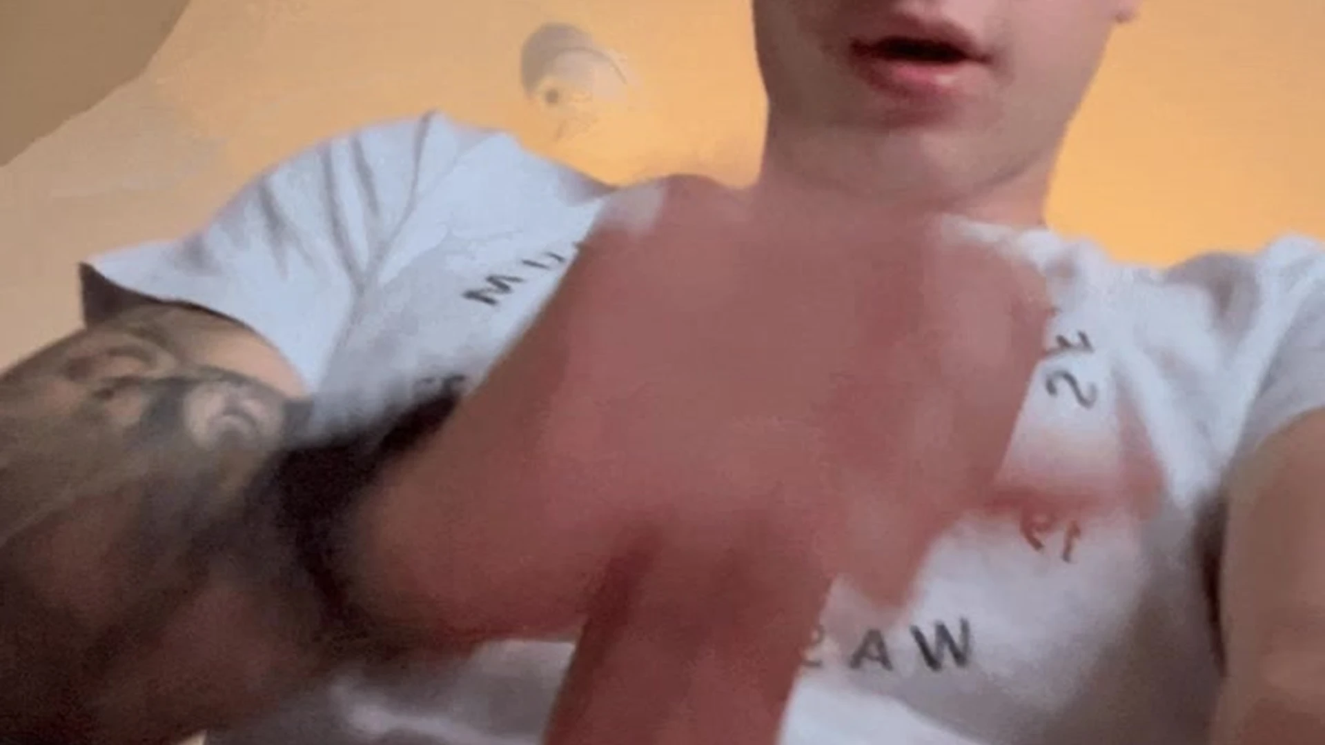 Devoted wanking off asian Evan Lamicella pic leak
14