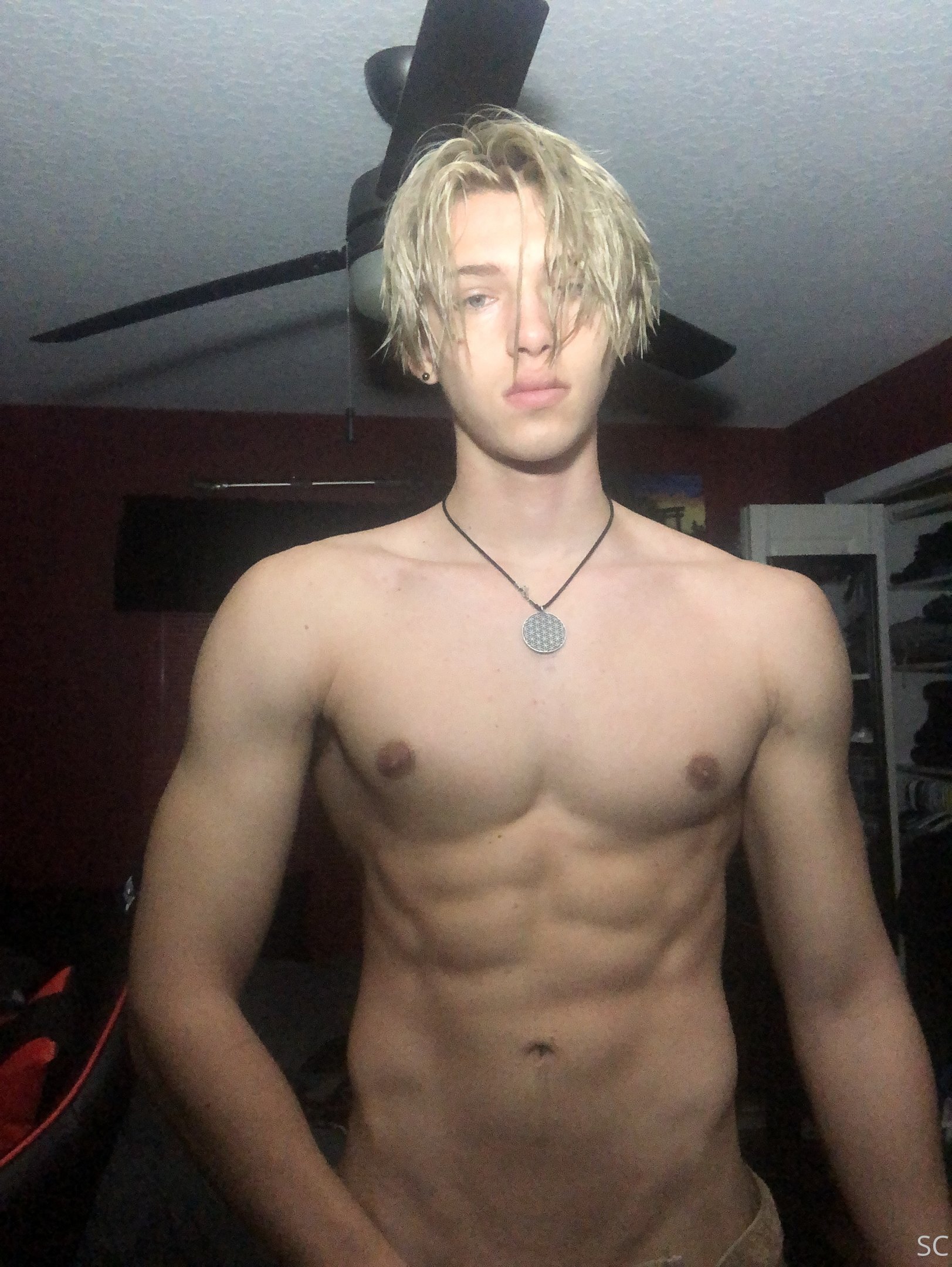 Effervescent  ChaseStobbe Chase Stobbe nude pics
2