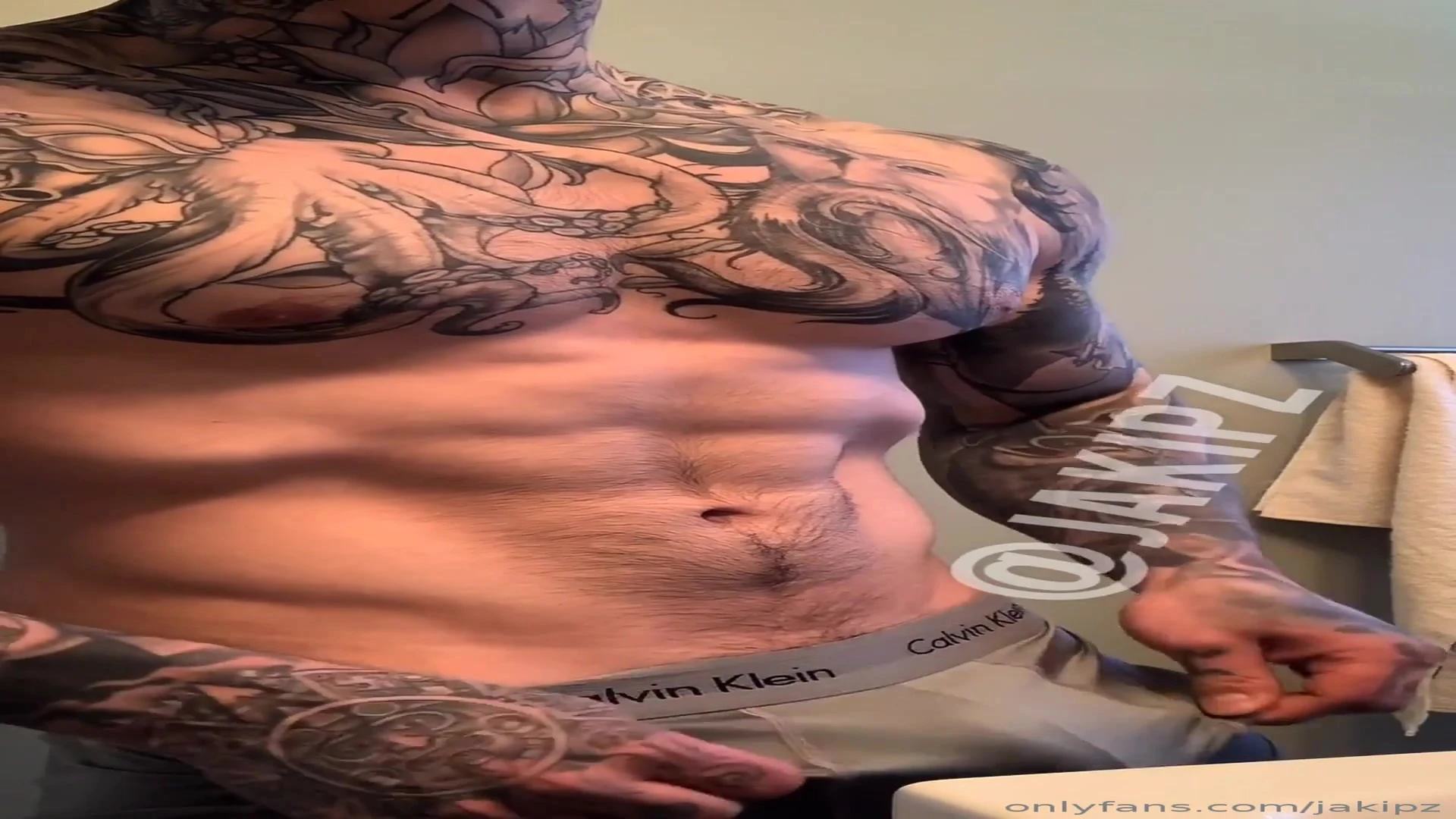 Effervescent  playing with himself roleplay Jakipz onlyfans leak
0