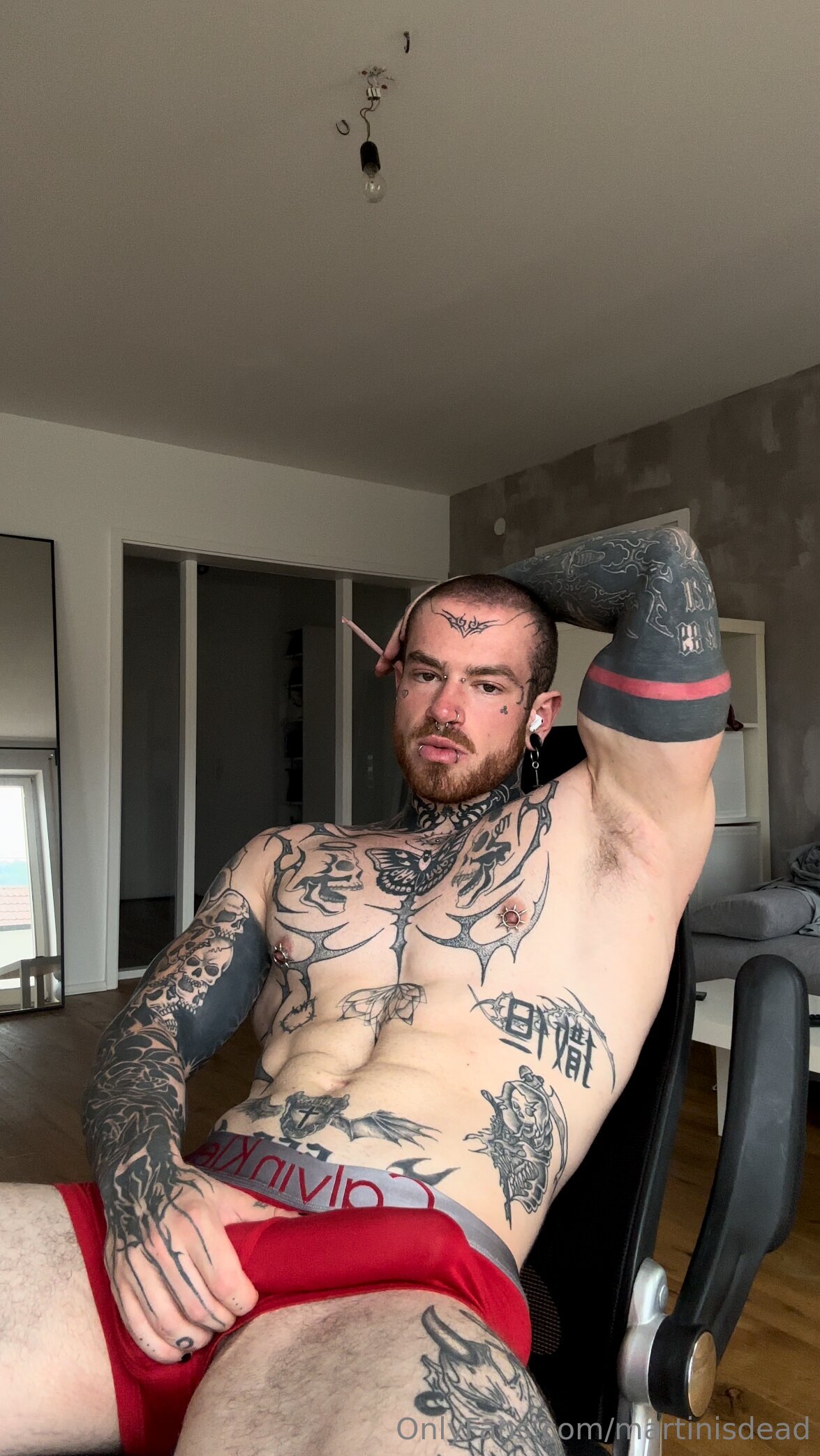 Enigmatic tattooed martynlifts leak pic
0