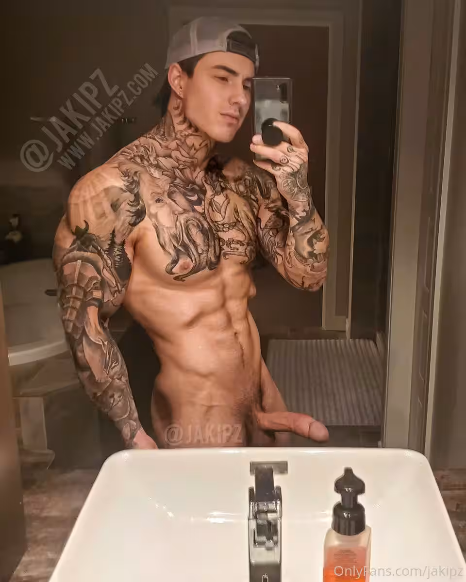 Epic big cock Jakipz leaks OF
0