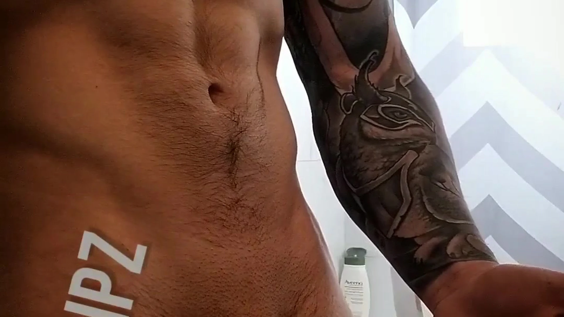 Epic cosplay Jakipz big pecs
0
