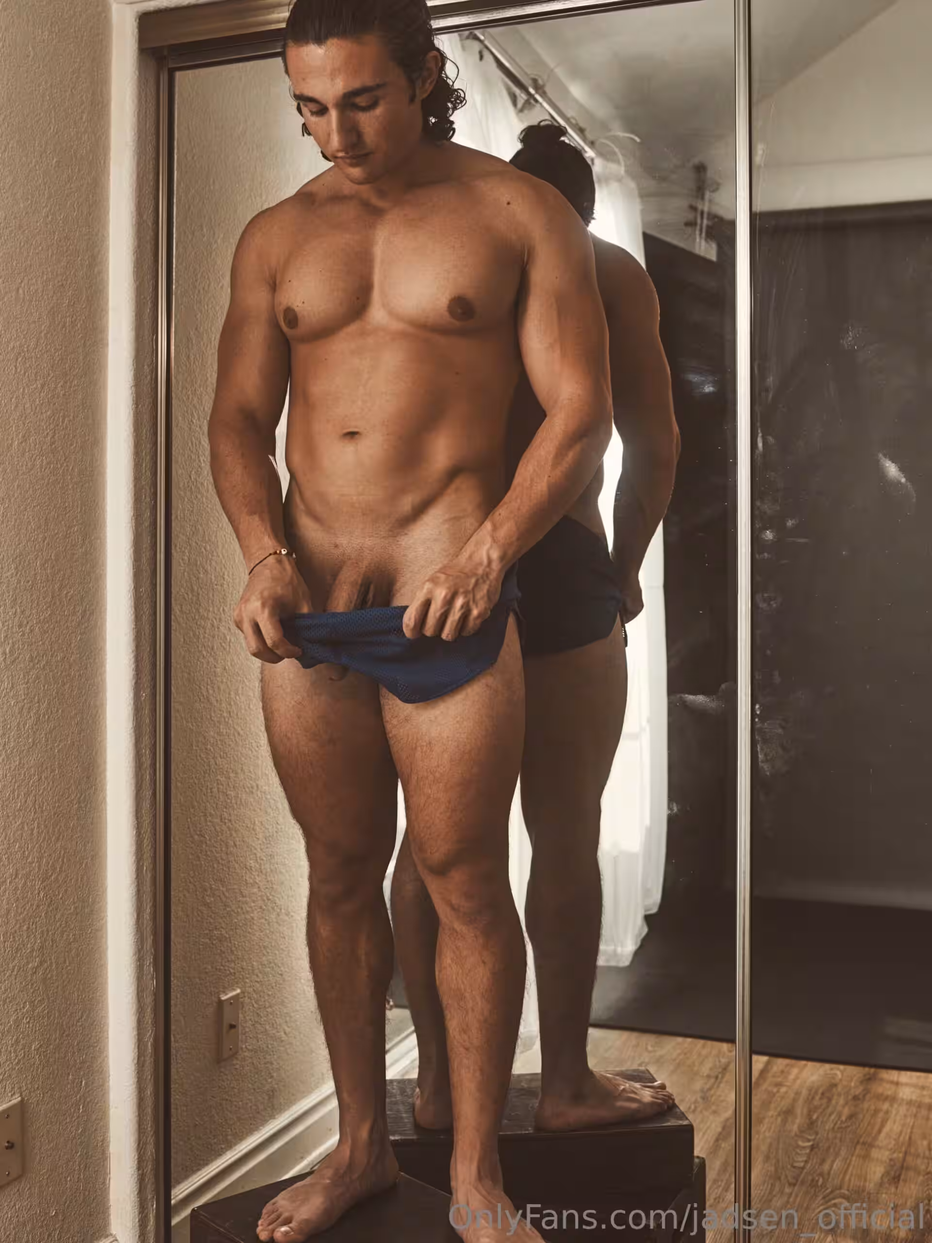 Epic hoe beefy Jadsen nude pic
0