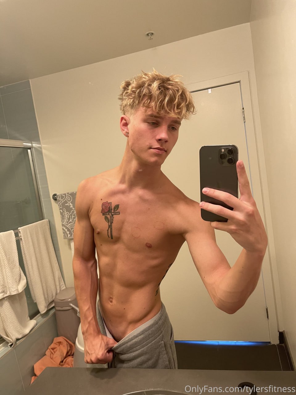 Exposed Capable sensual Tyler Pauley nudes
0