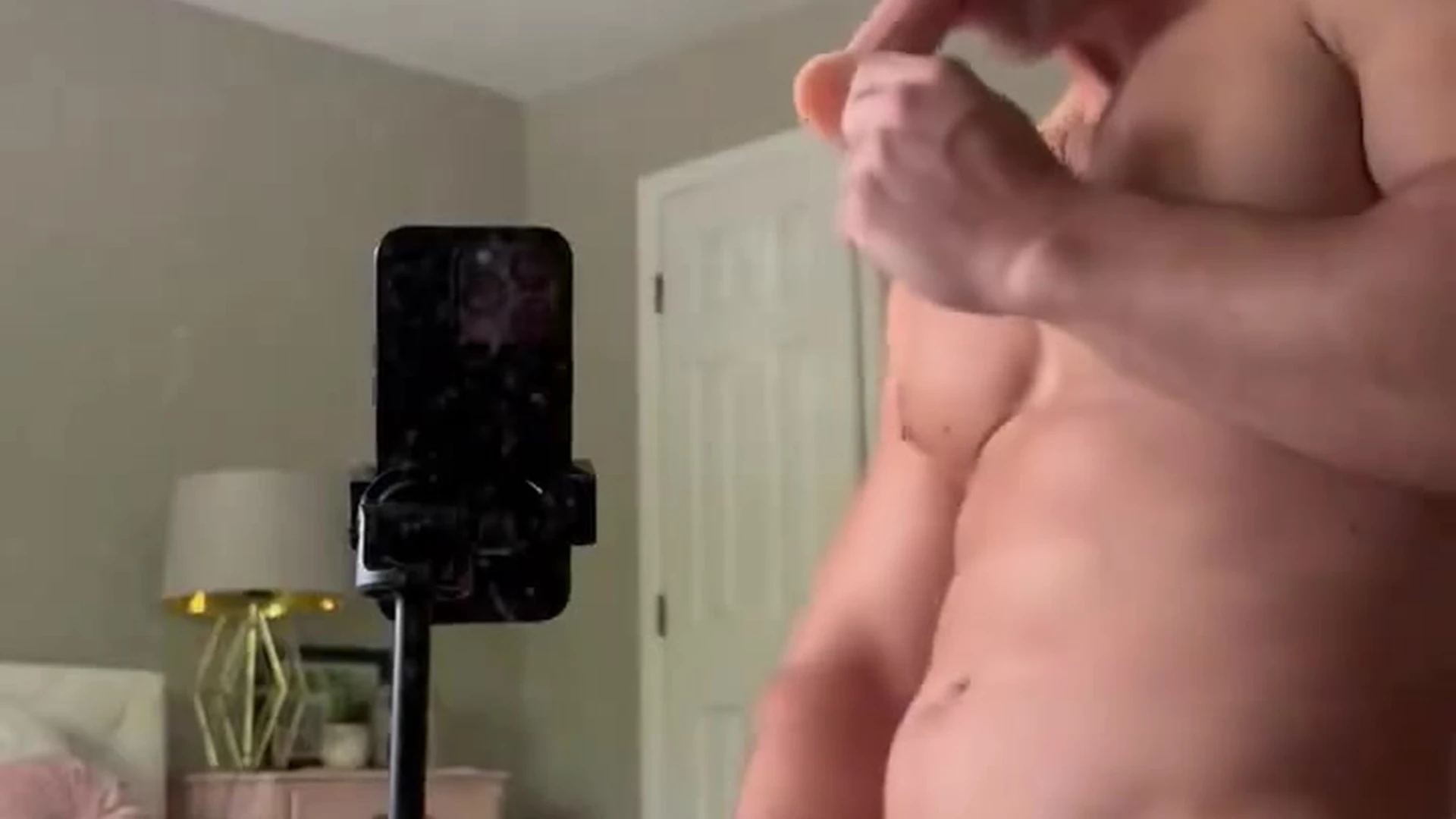 Exposed manwhore bisexual bodybuilder peterexcalibur fapello
0