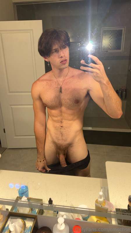 Exposed tiktok star Chase Stobbe nude ass
2
