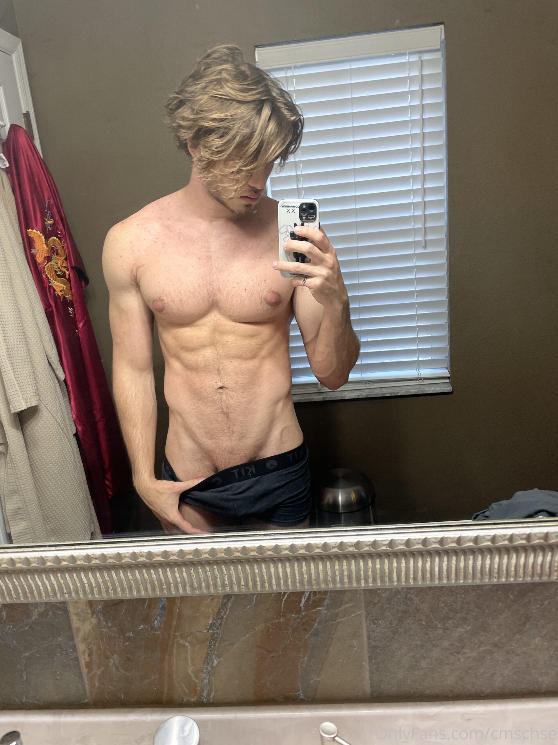 Exposed tiktoker Chase Stobbe male thot
0