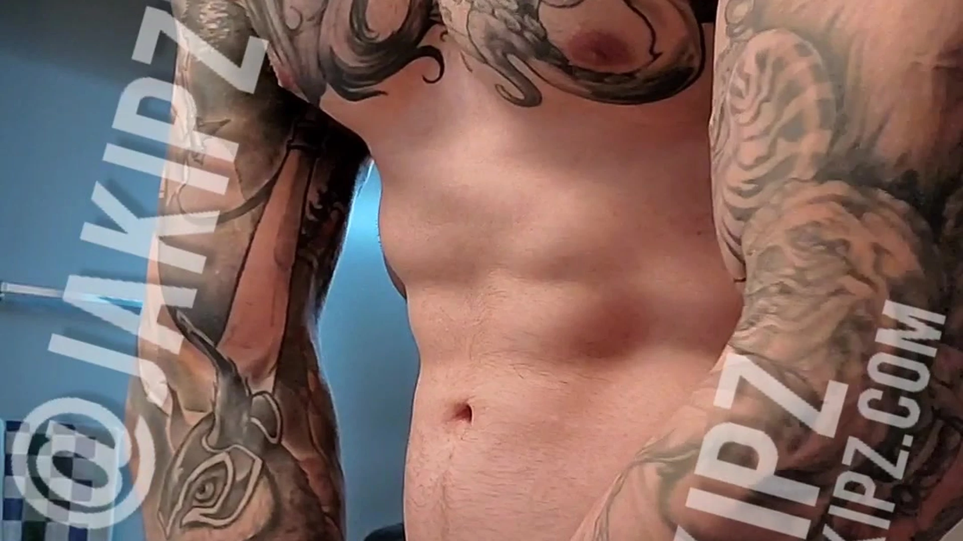 Exposed verbal Jake Andrich nude pecs
0