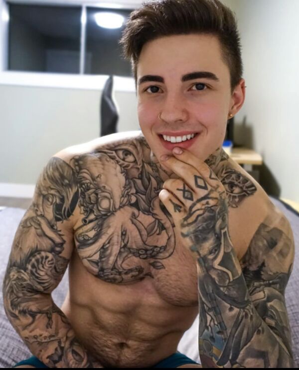Exposed verbal Jake Andrich pic porn
0