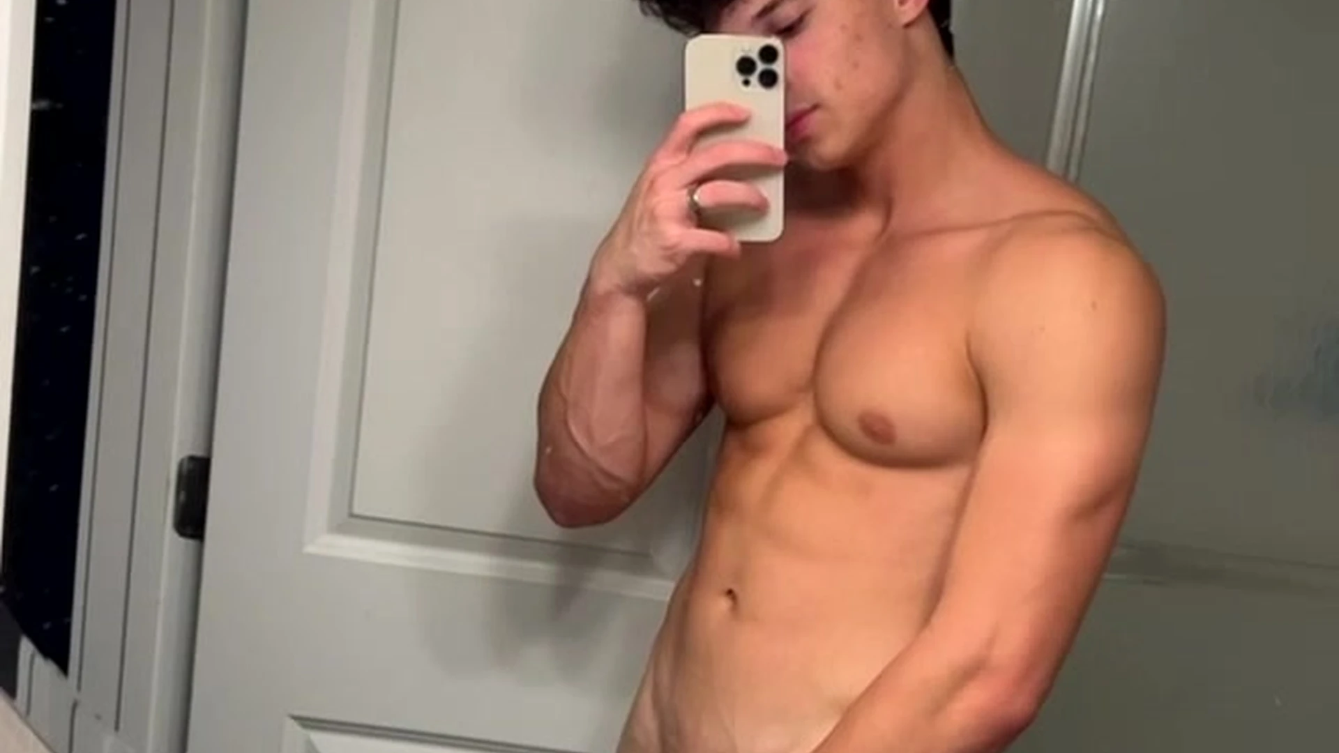 FITNESS MODEL CJ Clark twitter Epic
0