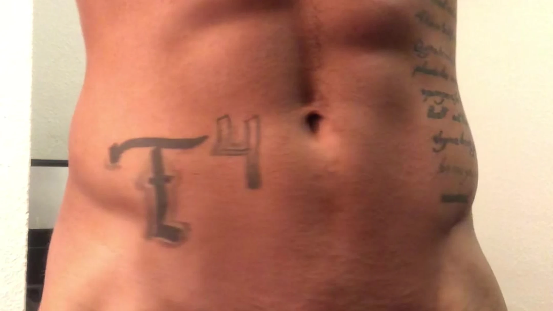 Flashman Wade dallaswade   Cookin butt add naked again  who wants pancakes ;)
							
					 0