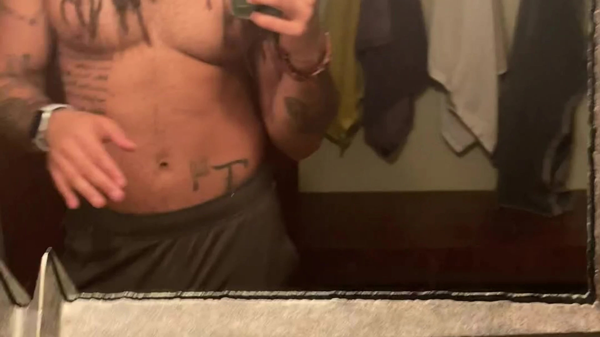 Flashman Wade dallaswade   Everyone voted ass lol so heres your ass and hole for the day  enjoy and LIKE the post for mo
1